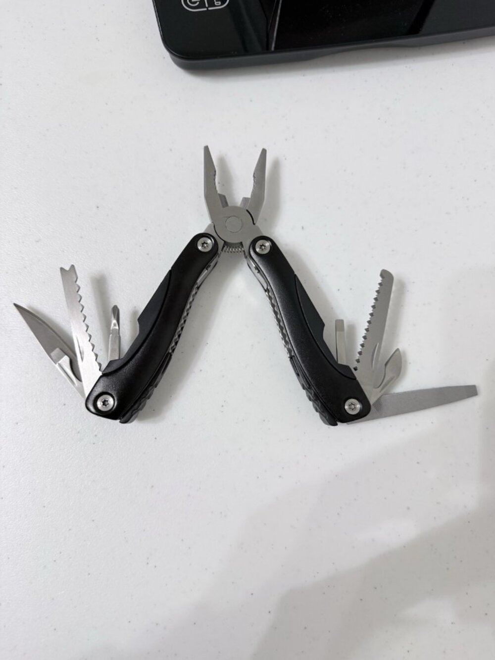 Swiss Force Cordelio Power Multi-Tool Black New - Picture 3 of 8